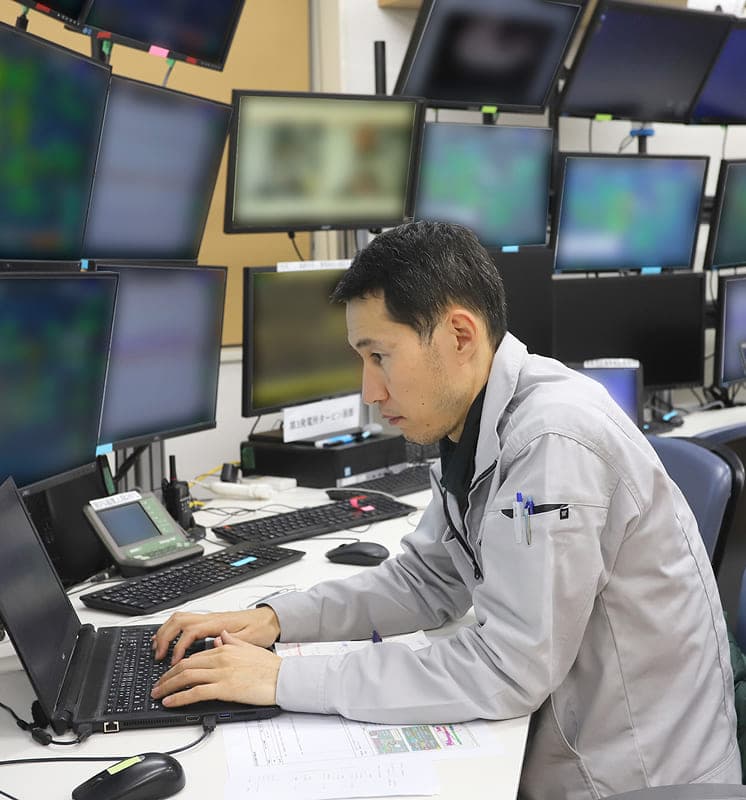 2交代制による 24時間体制で常時監視・対応を実施。