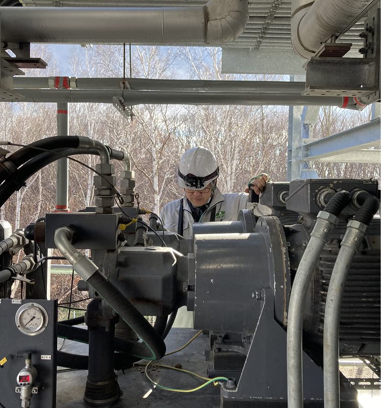 施設保守係は、発電所内の設備や構造物の修繕を実施。